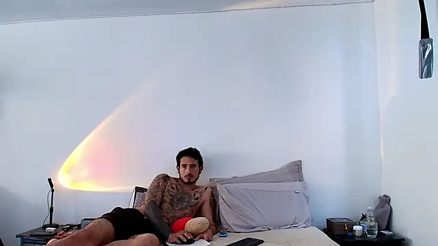 Snapshot of anika_lowen02 chatting on 01.28.25 anika lowen02 online show from 01.28.25