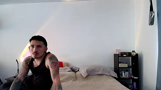 Snapshot of anika_lowen02 chatting on 02.14.25 anika lowen02 online show from 02.14.25