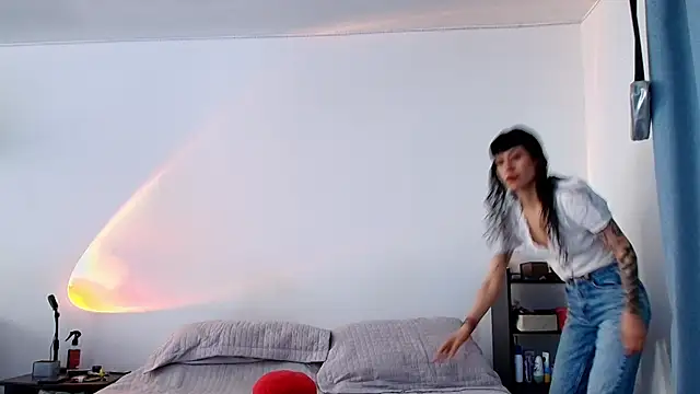 Snapshot of anika_lowen02 chatting on 02.18.25 anika lowen02 online show from 02.18.25