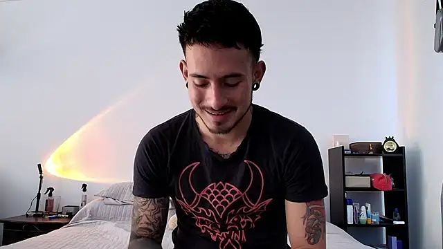 Snapshot of anika_lowen02 chatting on 02.19.25 anika lowen02 online show from 02.19.25