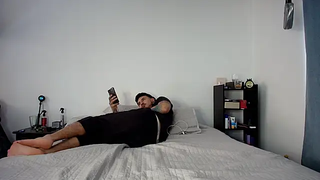 Snapshot of anika_lowen02 chatting on 02.19.25 anika lowen02 online show from 02.19.25