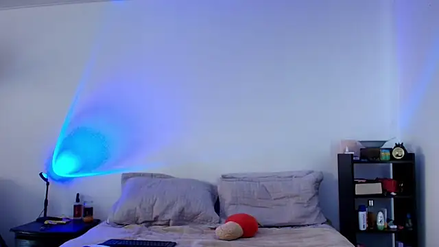 Snapshot of anika_lowen02 chatting on 02.25.25 anika lowen02 online show from 02.25.25