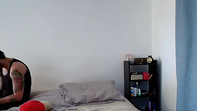 Snapshot of anika_lowen02 chatting on 02.28.25 anika lowen02 online show from 02.28.25