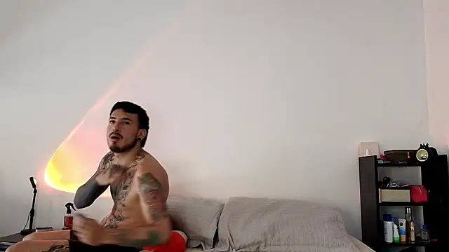 Snapshot of anika_lowen02 chatting on 03.04.25 anika lowen02 online show from 03.04.25