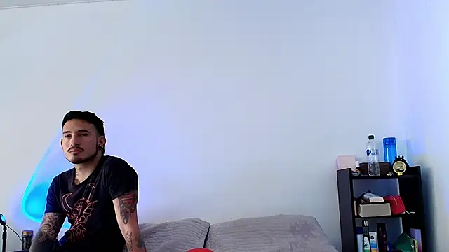 Snapshot of anika_lowen02 chatting on 03.17.25 anika lowen02 online show from 03.17.25