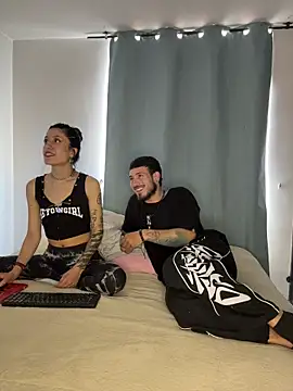 Snapshot of anika_lowen02 chatting on 10.22.25 anika lowen02 online show from 10.22.25