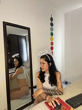 Snapshot of anika_lowen02 chatting on 10.23.25 anika lowen02 online show from 10.23.25