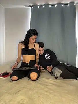 Snapshot of anika_lowen02 chatting on 10.25.25 anika lowen02 online show from 10.25.25