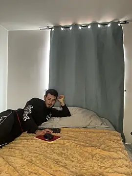 Snapshot of anika_lowen02 chatting on 10.29.25 anika lowen02 online show from 10.29.25