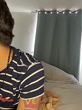 Snapshot of anika_lowen02 chatting on 10.31.25 anika lowen02 online show from 10.31.25