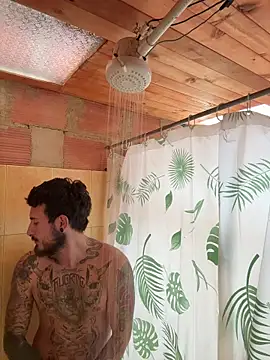 Snapshot of anika_lowen02 chatting on 11.17.25 anika lowen02 online show from 11.17.25