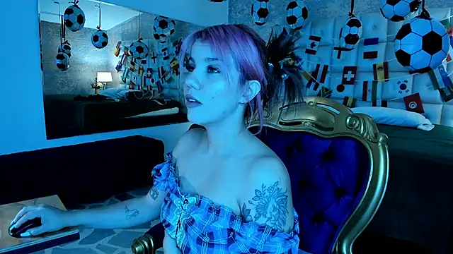 MelaniieRoux online show from 07.11.26