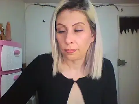 alixia81 online show from 02.02.25