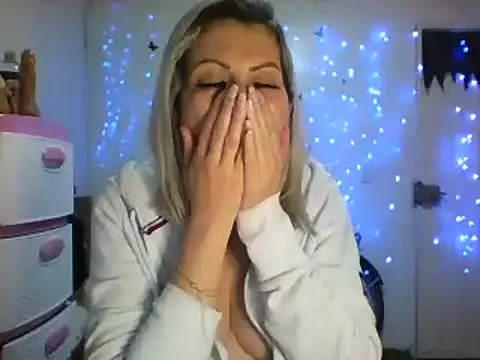 alixia81 online show from 02.22.25