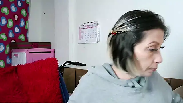 alixia81 online show from 11.21.25