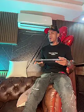 AaronCruz  online show from 02.15.26