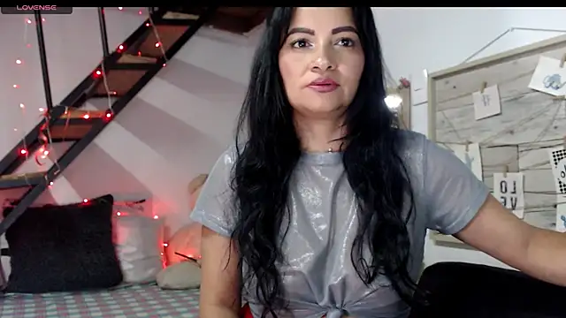 luna sky83 online show from 09.17.25