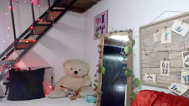 luna sky83 online show from 10.24.25