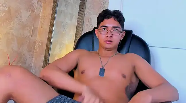 Snapshot of Muichiro_tokito1 chatting on 12.31.24 Muichiro tokito1 online show from 12.31.24