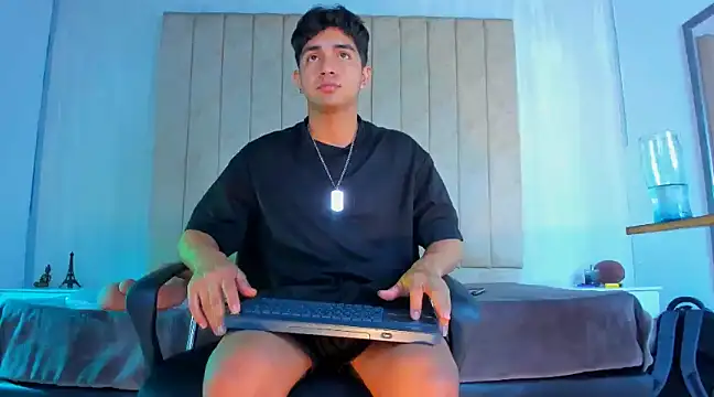 Snapshot of Muichiro_tokito1 chatting on 01.17.25 Muichiro tokito1 online show from 01.17.25