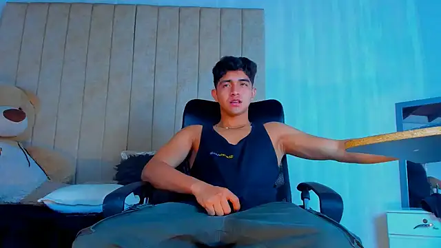 Snapshot of Muichiro_tokito1 chatting on 02.02.25 Muichiro tokito1 online show from 02.02.25