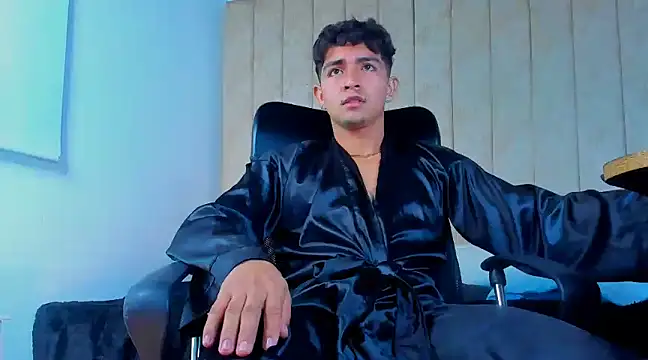 Snapshot of Muichiro_tokito1 chatting on 02.15.25 Muichiro tokito1 online show from 02.15.25