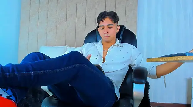 Snapshot of Muichiro_tokito1 chatting on 02.27.25 Muichiro tokito1 online show from 02.27.25