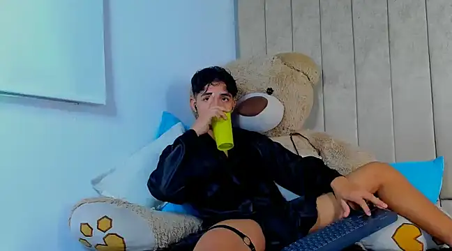 Snapshot of Muichiro_tokito1 chatting on 03.23.25 Muichiro tokito1 online show from 03.23.25