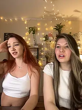 Snapshot of Annie_aww chatting on 03.04.25 Annie aww online show from 03.04.25