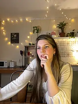 Snapshot of Annie_aww chatting on 03.08.25 Annie aww online show from 03.08.25