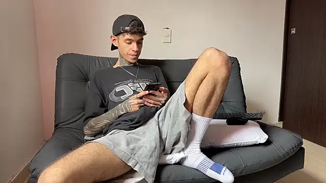 Saturno v online show from 03.14.25