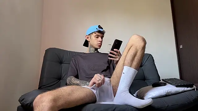 Saturno v online show from 09.24.25