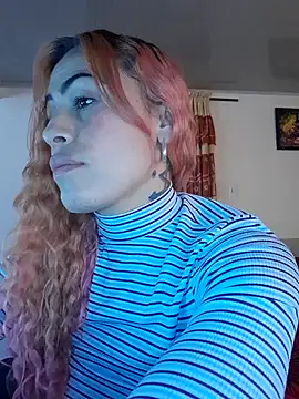 Snapshot of Sexy-Favgirl chatting on 01.12.25 Sexy-Favgirl online show from 01.12.25