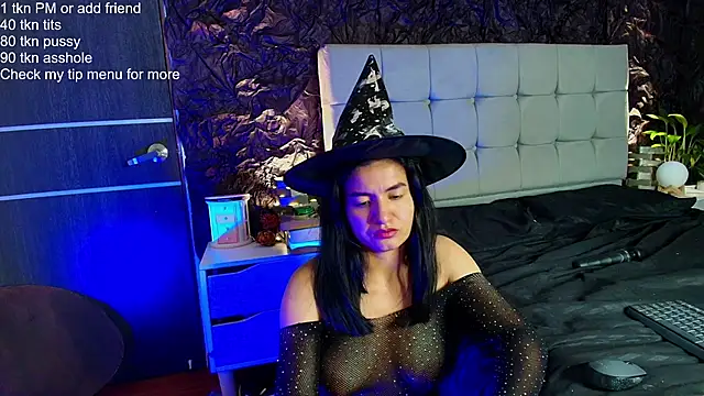 Snapshot of ChloeSanchezx chatting on 10.31.25 ChloeSanchezx online show from 10.31.25