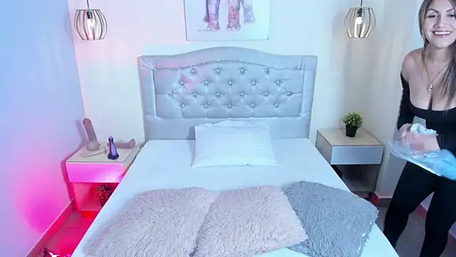 Snapshot of escarleth__ chatting on 12.01.25 escarleth online show from 12.01.25