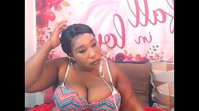 Snapshot of SexcGals chatting on 01.25.25 SexcGals online show from 01.25.25