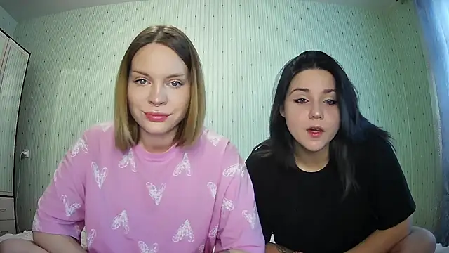 ChrisGirls online show from 10.23.25