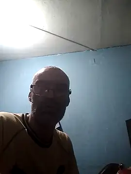 hugosafado333 online show from 12.04.24