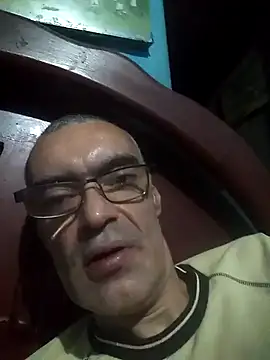 hugosafado333 online show from 12.18.24