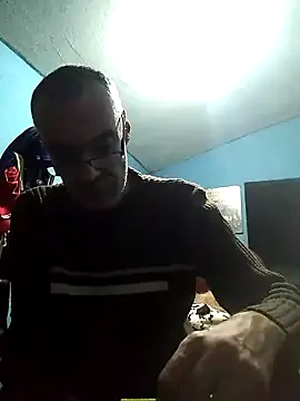 hugosafado333 online show from 12.21.24