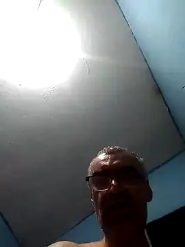 hugosafado333 online show from 01.17.25