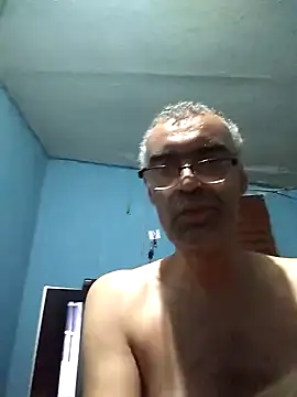 hugosafado333 online show from 01.26.25