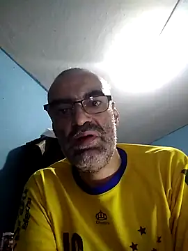 hugosafado333 online show from 02.14.25