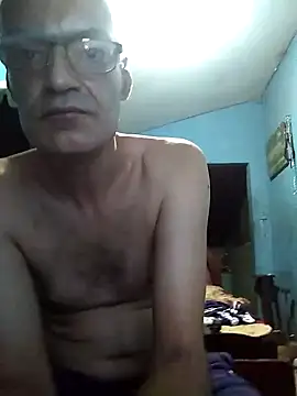 hugosafado333 online show from 02.23.25