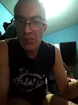 hugosafado333 online show from 02.26.25