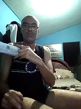 hugosafado333 online show from 02.28.25