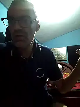 hugosafado333 online show from 03.22.25