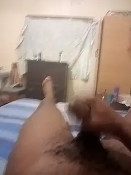 Snapshot of izinjamfee2 chatting on 11.28.25 izinjamfee2 online show from 11.28.25