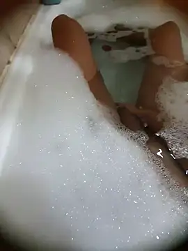 Snapshot of Yerucita chatting on 01.04.25 Yerucita online show from 01.04.25