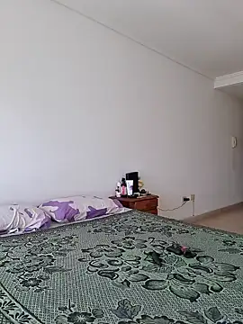 Snapshot of Yerucita chatting on 01.04.25 Yerucita online show from 01.04.25